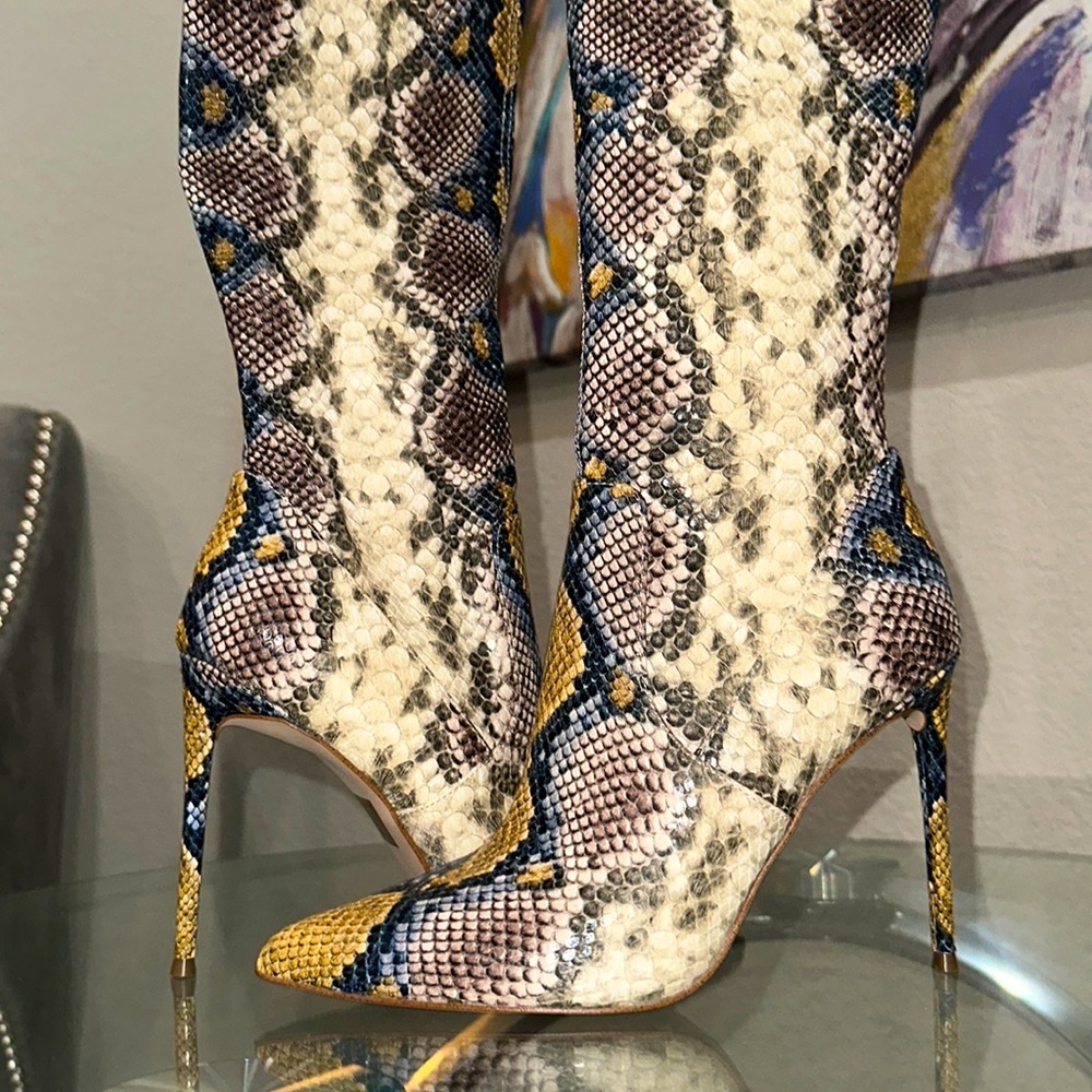 STEVE MADDEN - SNAKE PRINT THIGH HIGH BOOTS 8.5